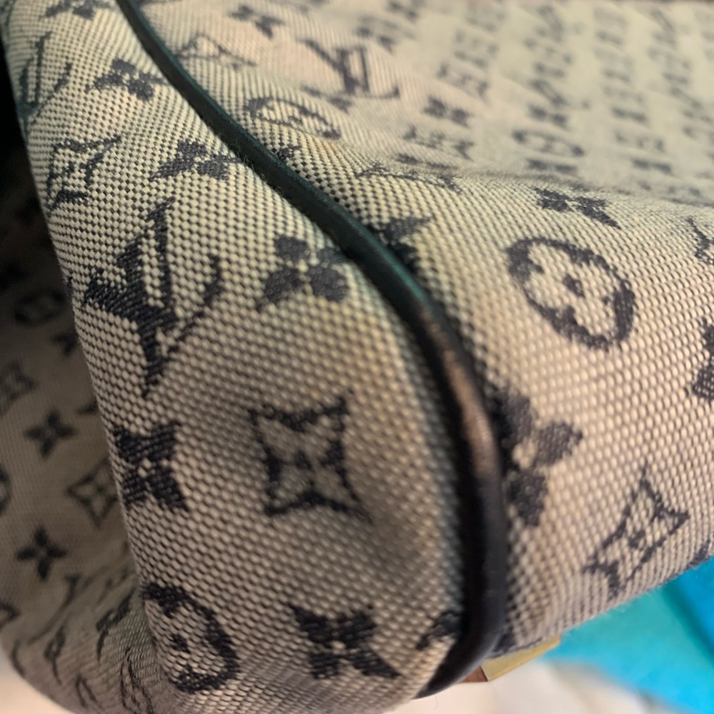 Authentic Louis Vuitton Josephine Navy and Cream Monogram Tote/Handbag - Picture 7 of 16